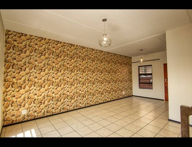 2 BEDROOM DUPLEX RENTED IN WILGEHEUWEL
